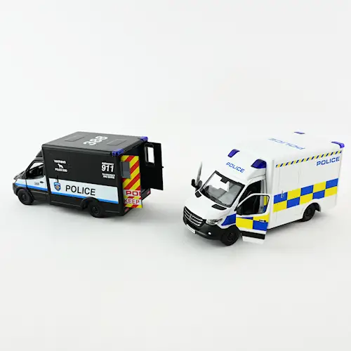 CAR POLICE MERCEDES-BENZ 1:48 pb