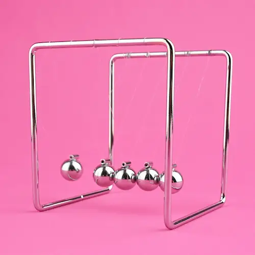 NEWTONS CRADLE