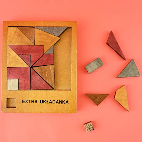 IQ PUZZLE WOODEN