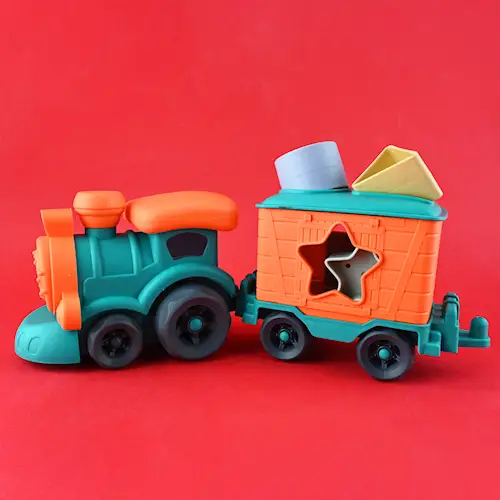 TRAIN w SHAPE SORTER BIOPLASTIC 5pcs