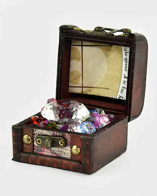 PIRATE TREASURE CHEST W. DIAMONDS 37pcs