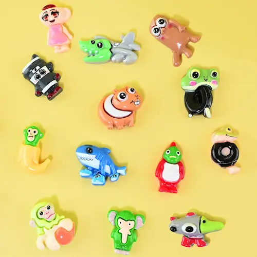 BRAINROT FIGURES IN BOX