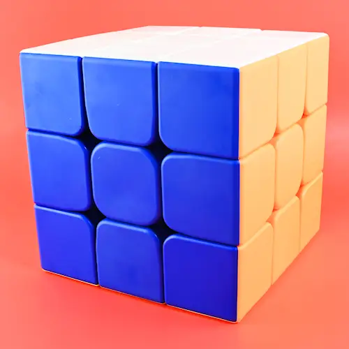 CUBE GIANT